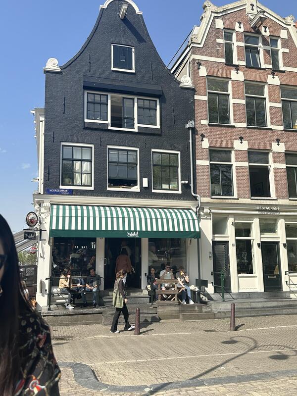 Winkel 43 オランダ　アムステルダム